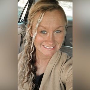 Meet your Posher, Stefanie